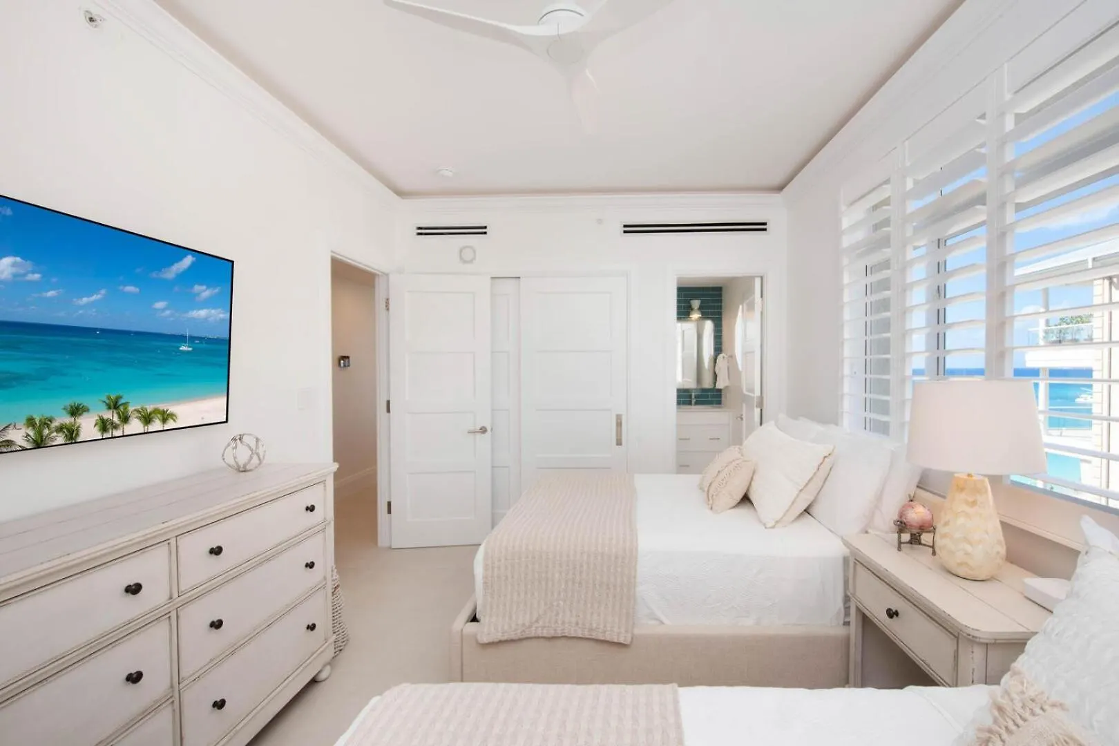 Beachcomber 35 George Town Apartman